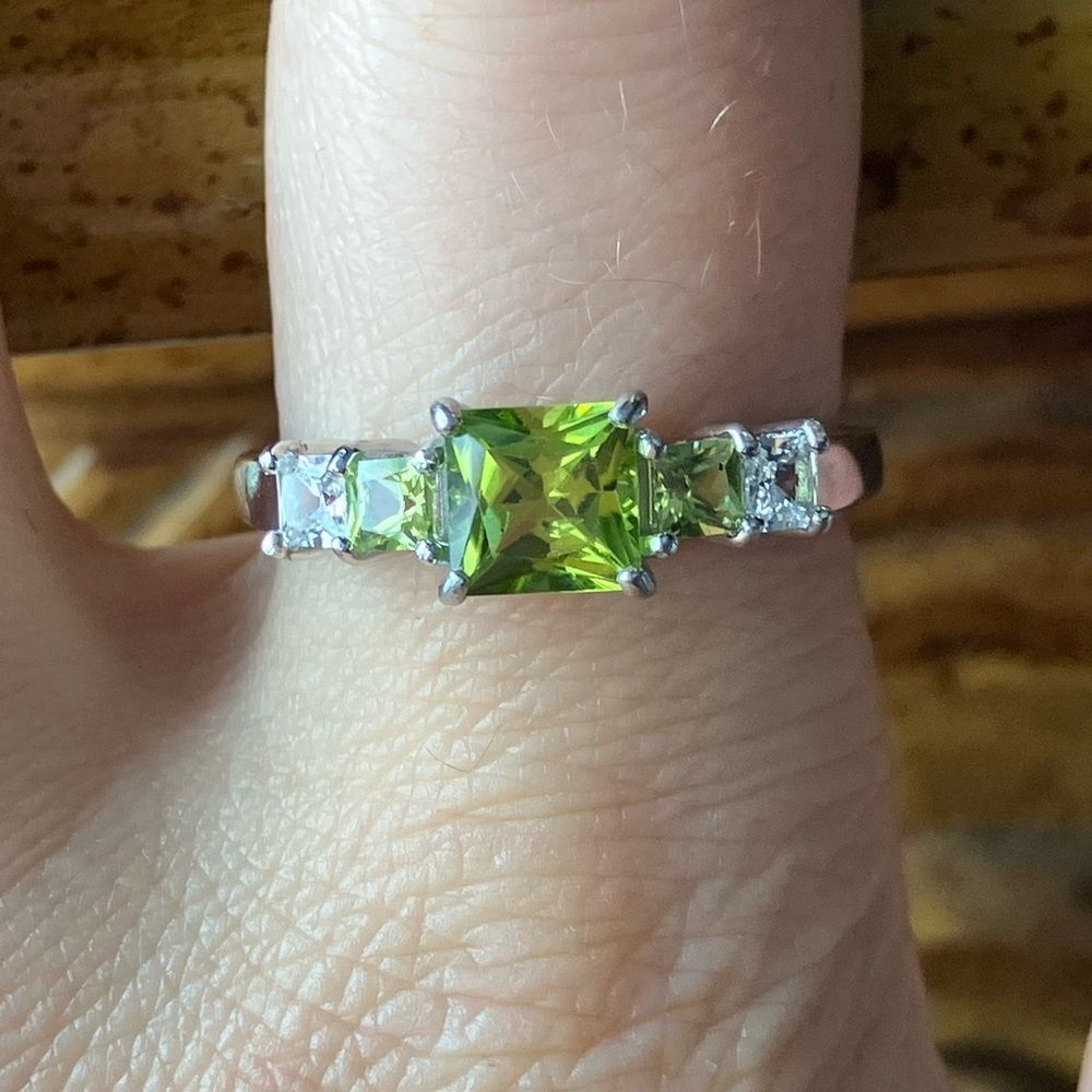 Natural Peridot Sterling Silver Ring Size 10